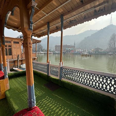 Houseboat Young Balmoral Castle Σριναγκάρ Εξωτερικό φωτογραφία
