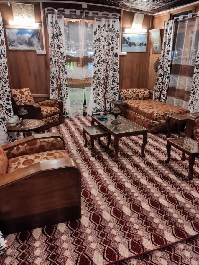 Houseboat Young Balmoral Castle Σριναγκάρ Εξωτερικό φωτογραφία