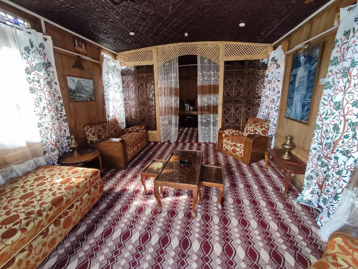 Houseboat Young Balmoral Castle Σριναγκάρ Εξωτερικό φωτογραφία