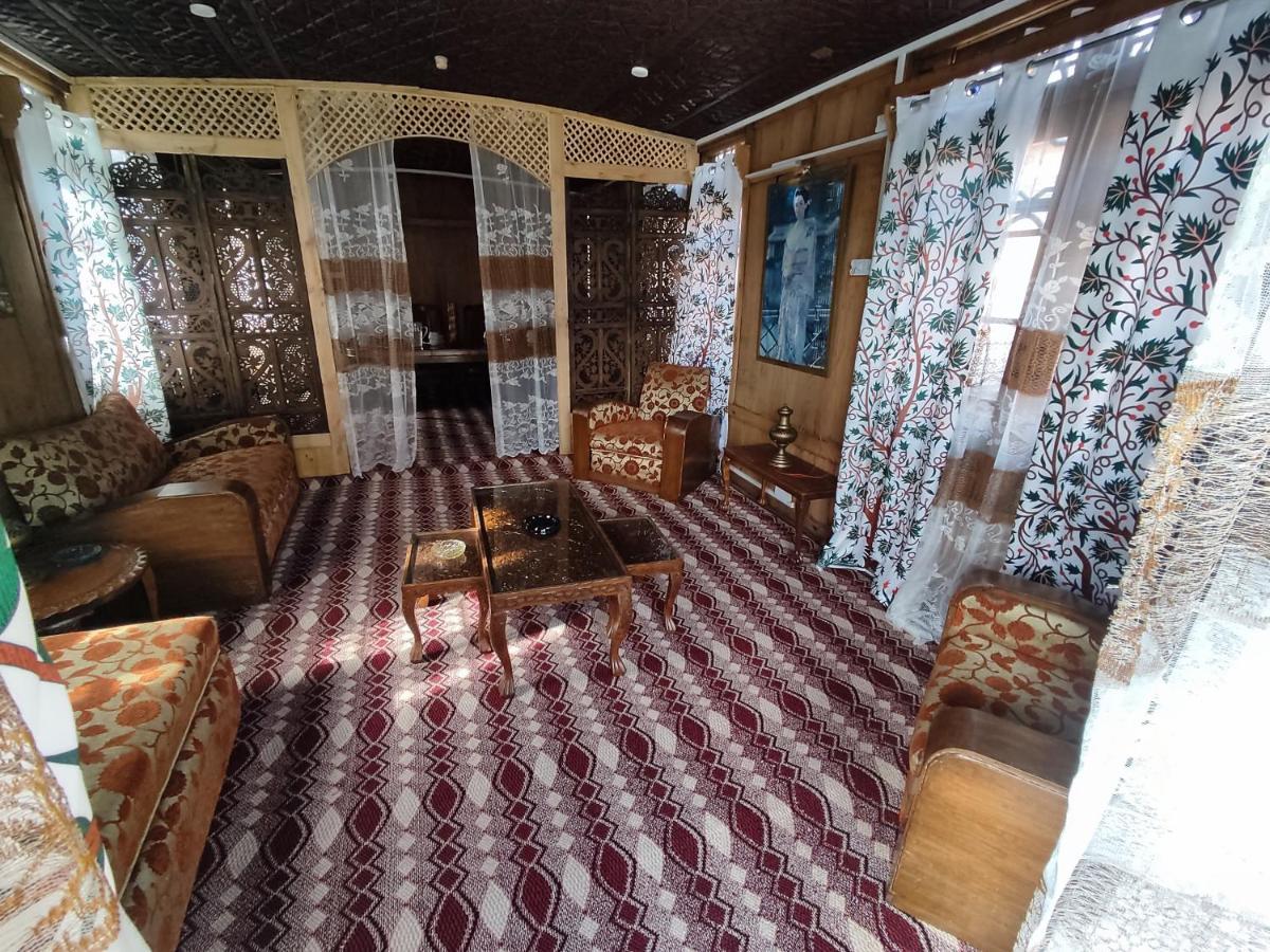 Houseboat Young Balmoral Castle Σριναγκάρ Εξωτερικό φωτογραφία