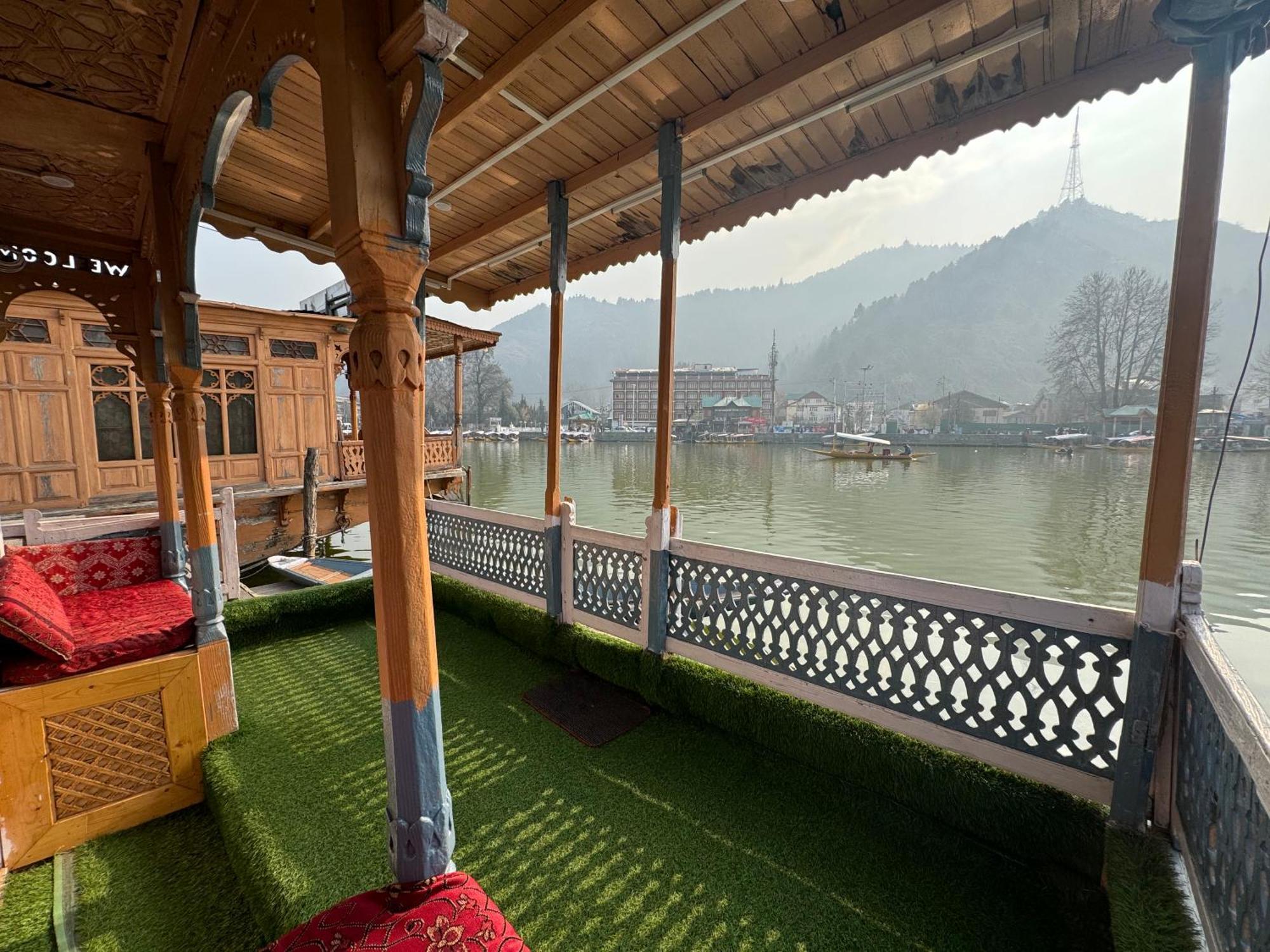 Houseboat Young Balmoral Castle Σριναγκάρ Εξωτερικό φωτογραφία