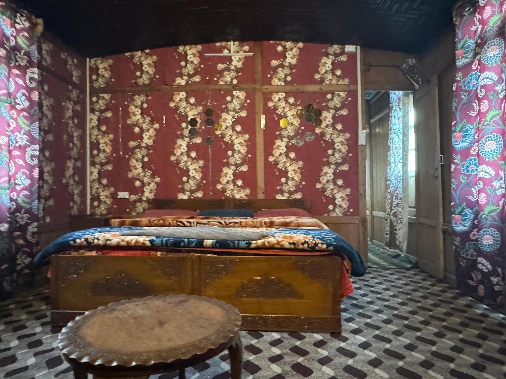Houseboat Young Balmoral Castle Σριναγκάρ Εξωτερικό φωτογραφία